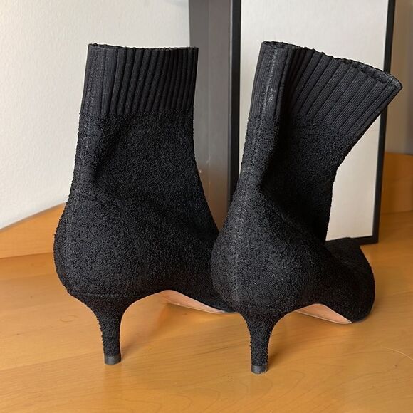 EUC Gianvito Rossi Black Stretch Textured Sock Boot Kitten Heel 39.5/9.5 - Picture 5 of 14